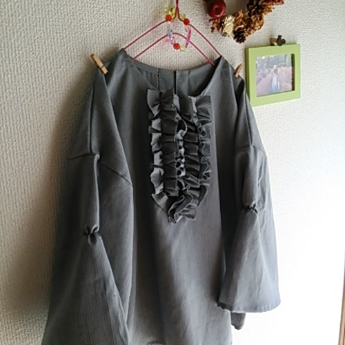 ウクライナ伝統手刺繍ヴィシヴァンカ 民族衣装 ハンドメイド ウクライナ伝統手刺繍ヴィシヴァンカ 民族衣装 ハンドメイド