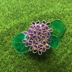 紫陽花モチーフのブローチ(帯留め) 1枚目の画像