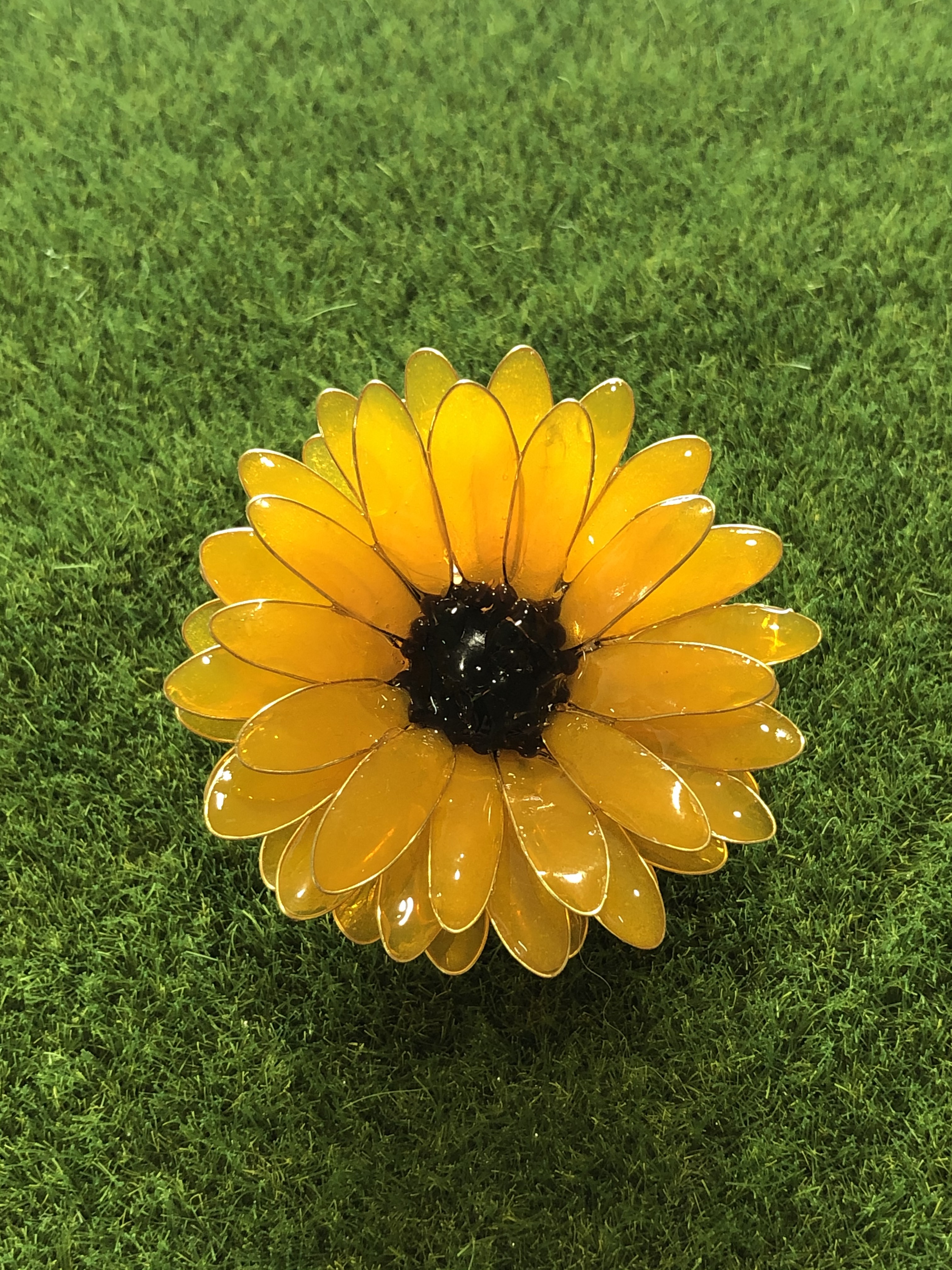 向日葵モチーフのブローチ(帯留め）