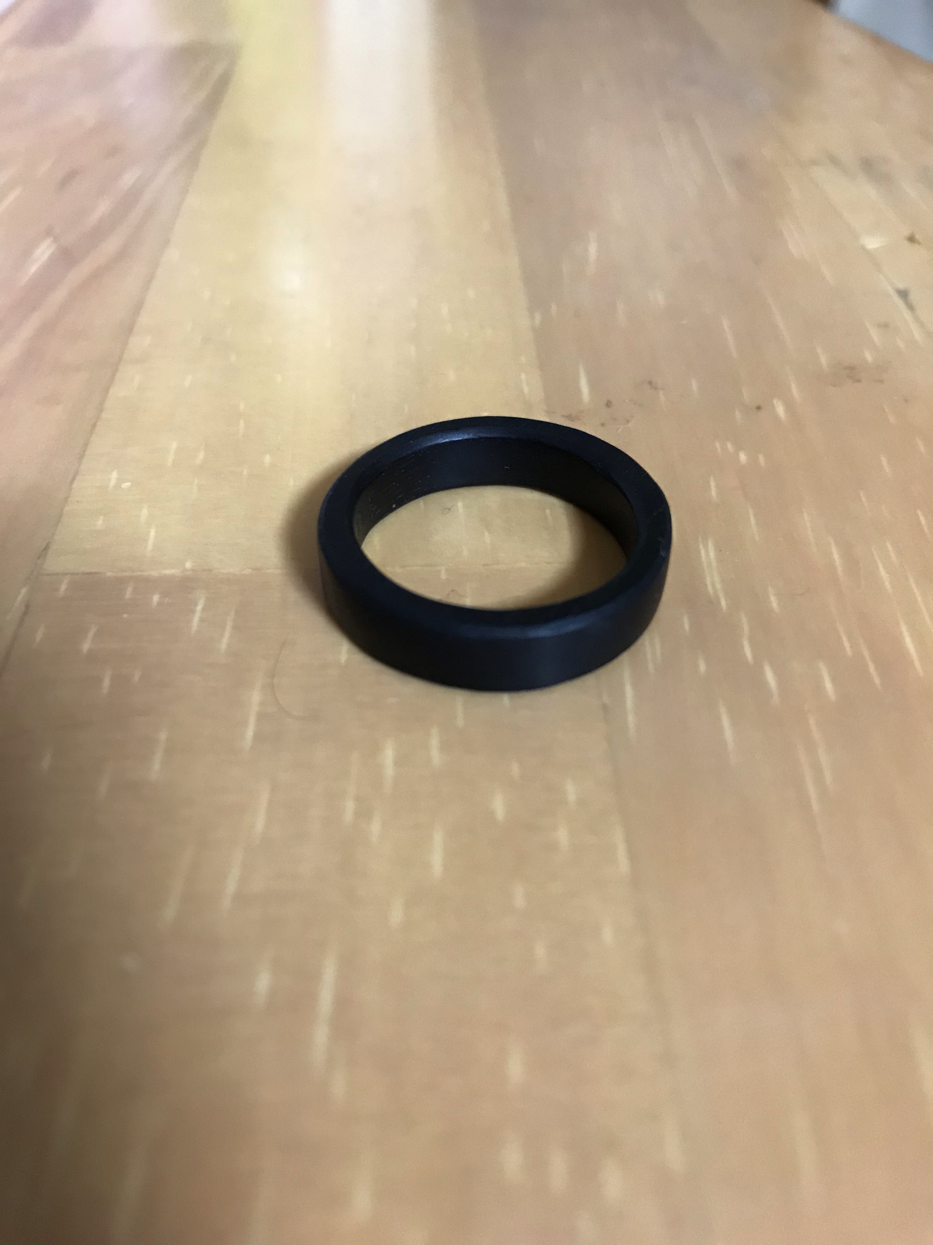 黒檀の削り出し平打ちリング