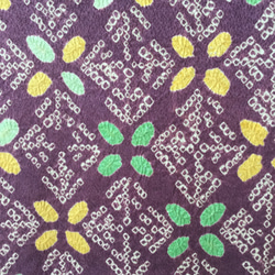 白生地にきりばめ風古典文様と紫色の絞り  :  両面楽しめるスカーフ 8枚目の画像