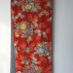 大人可愛い紅型とシックなグレーの総絞り  幅広く使えるリバーシブルスカーフ 7枚目の画像