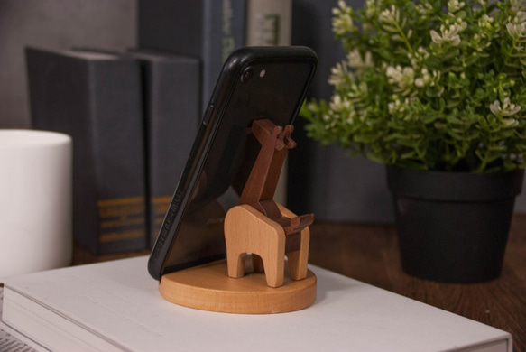 ┃木匠兄妹┃長頸鹿。好頭路手機座  (Giraffe phone holder) 第2張的照片