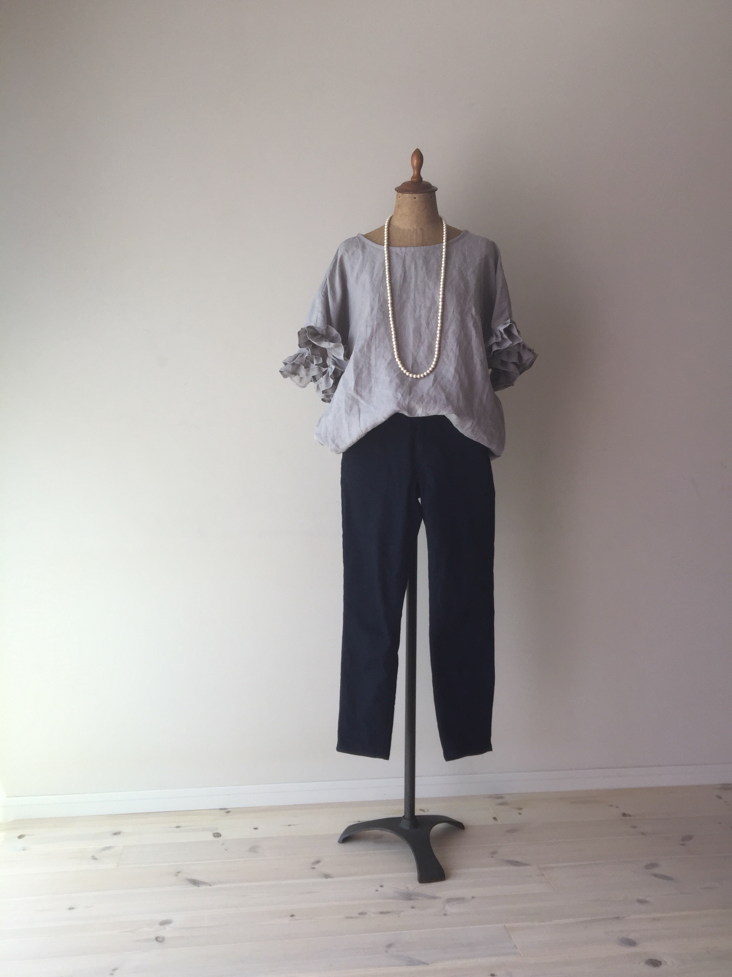 リネン100%2段フリルのプルオーバー・グレー