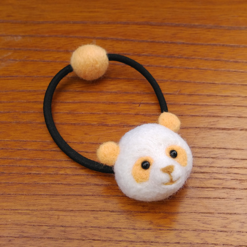 羊毛フェルトパンダのヘアゴム(白×橙色)】 ※送料無料(定形外郵便) 羊毛