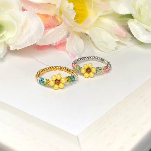 フラワービーズリング〜ひまわり 夏空〜【スワロフスキーとチェコ