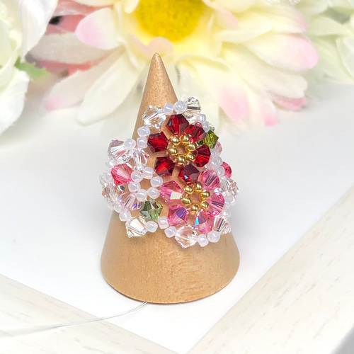 気持ちを明るく》スワロフスキー 花束 ビーズリング〜レッド