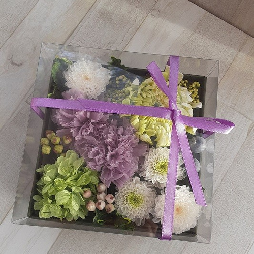 仏花】輪菊のBOXフラワーアレンジ プリザーブドフラワー Atelier