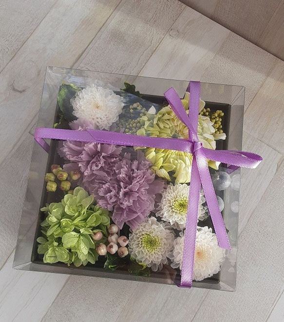 【仏花】輪菊のBOXフラワーアレンジ 5枚目の画像