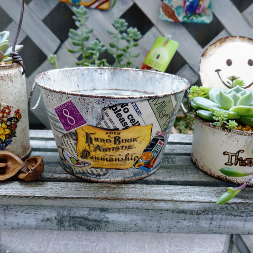 534】オーバルリメイク缶☆デコパージュ植木鉢大きめ底穴あり リメイク