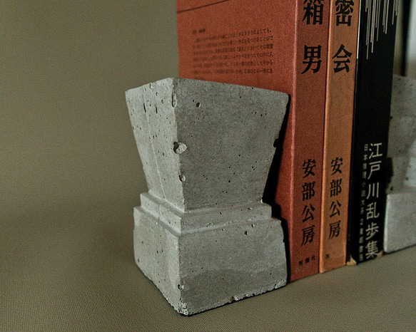 ブックエンド（trapezoid）No color コンクリート Bookends and Objects 6枚目の画像