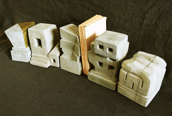 ブックエンド（building）コンクリート Bookends and Objects 7枚目の画像