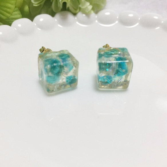 ❅[Blue] Swarovski Cube❅ [ピアス] -225- 1枚目の画像