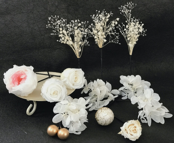 髪飾り ヘッドドレス 結婚式 成人式 卒業式 プリザーブドフラワー かすみ草 紫陽花 ホワイト 金 ピンク 4枚目の画像