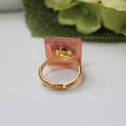 透明ピンクとゴールドの花畑のリング～チェコガラスボタン・フリーサイズ 4枚目の画像