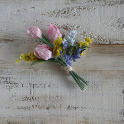 布花 小さなチューリップの花束コサージュ 3枚目の画像