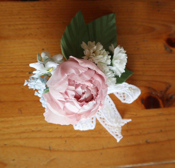 布花アンティークローズと野花のコサージュ（ピンク） 3枚目の画像