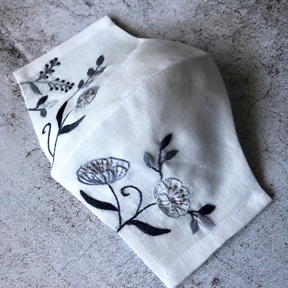 【受注販売】「手刺繍&リネン」立体マスク　Light flower 2枚目の画像