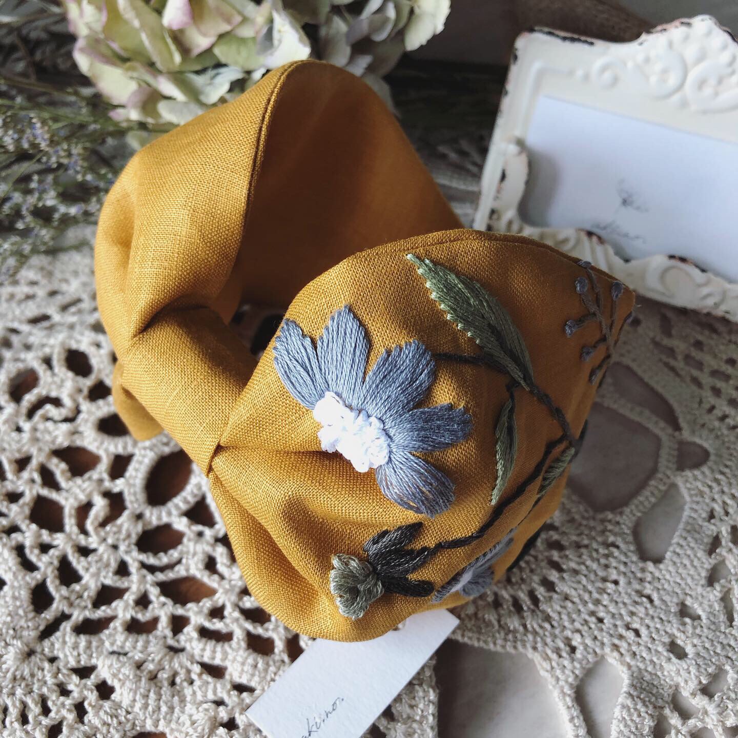 「Indian Yellow」お花刺繍 リネン ヘアバンド/カチューシャ 【受注販売】