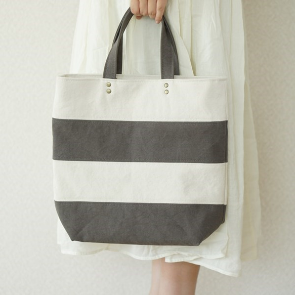 【在庫処分セール】 BORDER TOTE　*スモーキーグレー×キナリ* 1枚目の画像