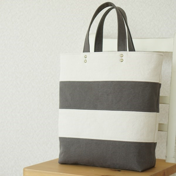 【在庫処分セール】 BORDER TOTE　*スモーキーグレー×キナリ* 2枚目の画像