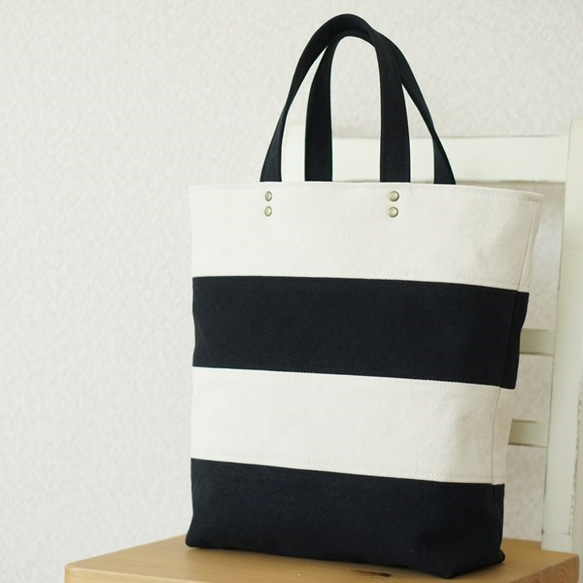 【在庫処分セール】 BORDER TOTE　*ブラック×キナリ* 2枚目の画像