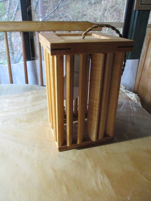 明るさ調整用のルーバー付コードペンダント 