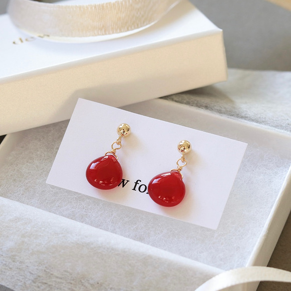 14Kgf 真紅のスタッドピアス/イヤリング --Ruby lips-- ピアス 