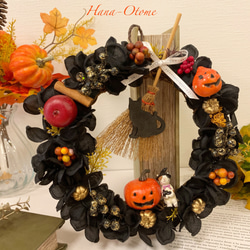 ハロウィンリース　フラワーリース　黒猫さん　ハンドメイド 新色新柄2022 ハロウィンリース ジャックオーランタンと猫さんの