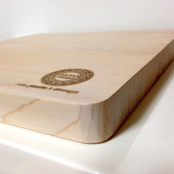 京都産檜の無垢一枚板 350mm×350mm Jolie planche a decouper/可愛らしいまな板 3枚目の画像