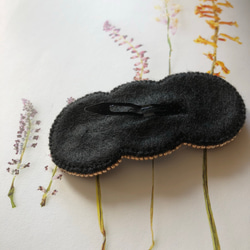 ビーズ刺繍サークルピン(black) 4枚目の画像