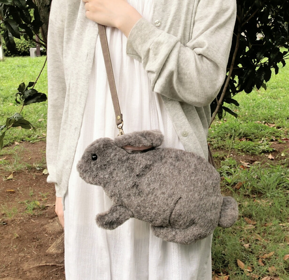 【うさぎ】鞄 ショルダーバッグ 9色 ぬいぐるみ ウサギの形 ショルダーバッグ 子供 女の子 レディース