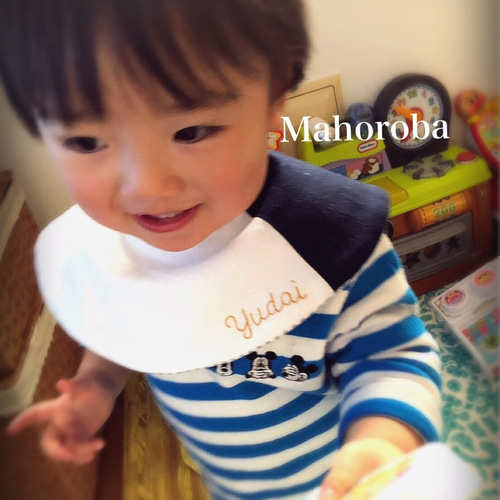 再販】男の子にも♪名前入りリバーシブル360度スタイ 白×グレー 白×紺