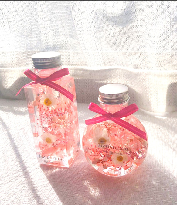 ハーバリウム  桜色の2本セット☆敬老の日のプレゼントお誕生日祝い、桜色 ブリザードフラワー、仏花、お盆、お供え 2枚目の画像