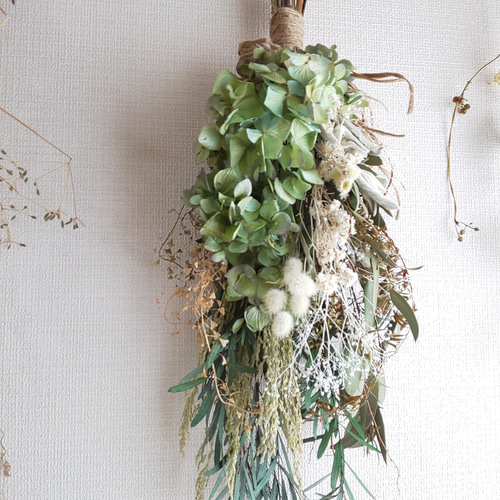 ＊専用＊ラムズイヤー&ライムボール  ドライフラワースワッグ 専用＊ラムズイヤー&アジサイ ドライフラワースワッグの通販 by