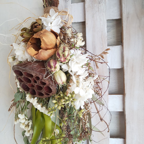 魔女の棲む森 ～uraraca 花便り～ ドライフラワー スワッグ 魔女の棲む森 ～jazz & botanical～ ドライフラワー スワッグ - メルカリ