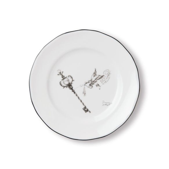 パン皿 16ｃｍ ブラックエッジ「鍵と幸運のハミングバード」 1枚目の画像