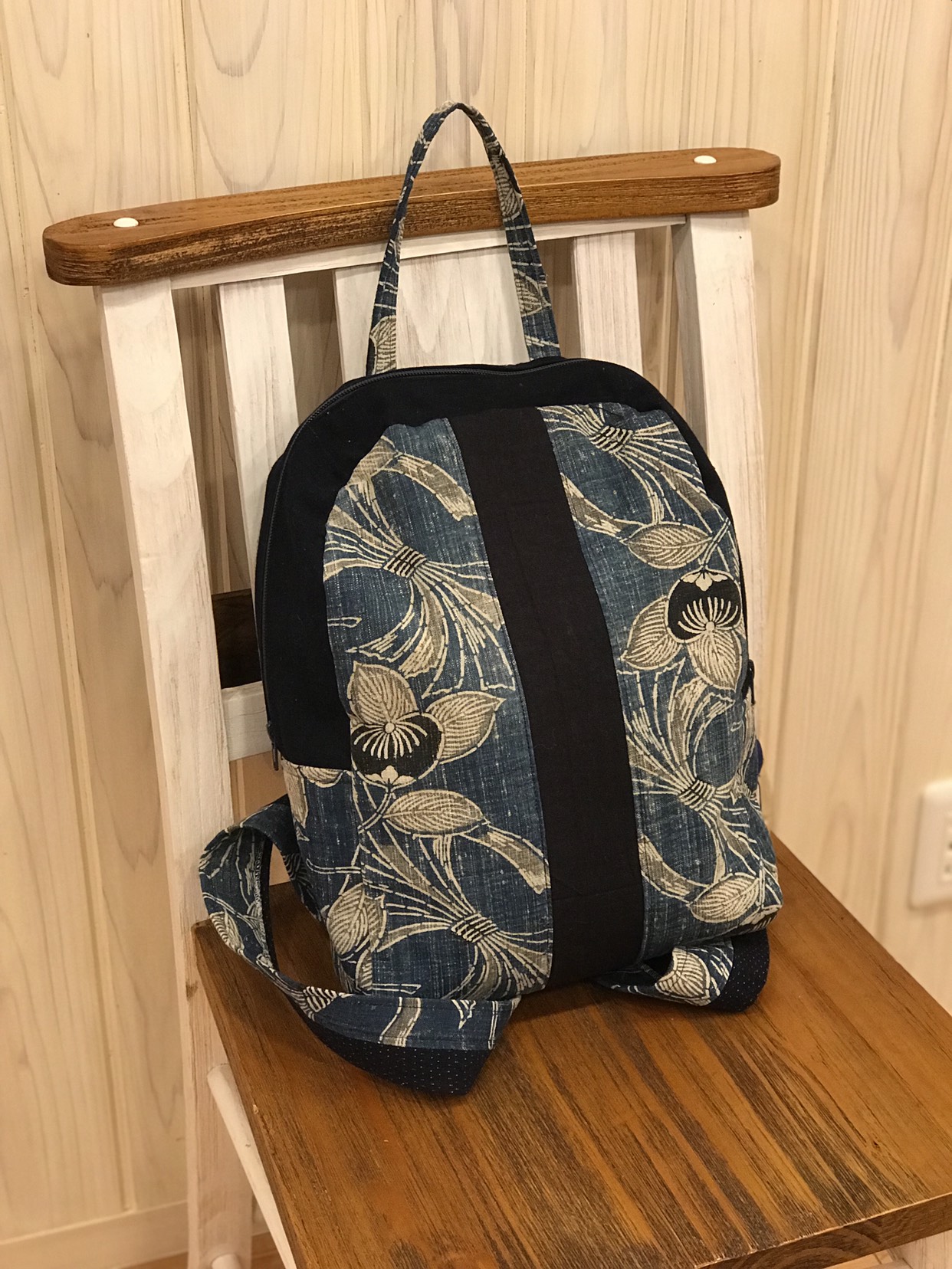 古布、藍染、絵絣、型染、あられ、絣●パッチワーク リュックサック●着物リメイク リュックサック●着物リメイク 古布、藍染、絵絣、型染、あられ、絣●パッチワーク