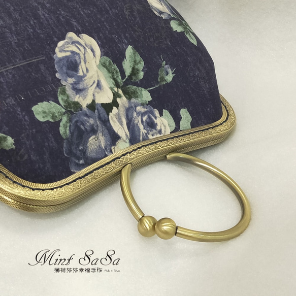 MintSaSa* 紫玫瑰口金包 可背可提 日式 花布厚襯 舖棉 大包 手提包 側背包 古典風 布作 鏈子 手工縫製 第2張的照片