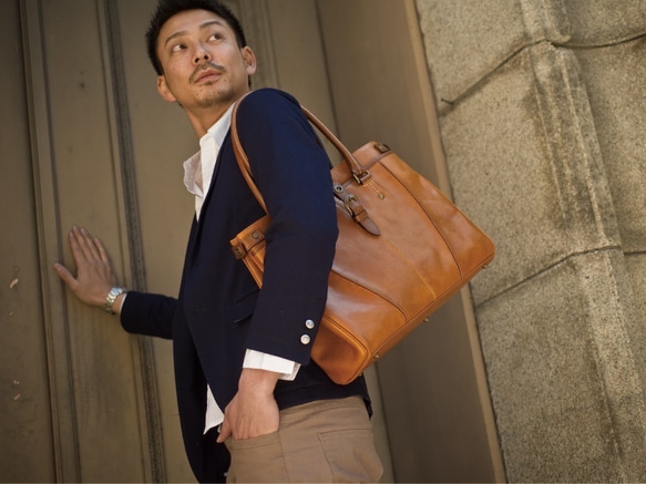 イタリアンレザーの素晴らしいエイジング　フラップが外せる２wayデザイン フラップトートバッグ UNISON DEPT パイピング