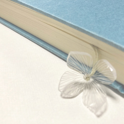 一輪のお花　お花とコットンパールのブックマーク　ブックマーカー　栞 5枚目の画像