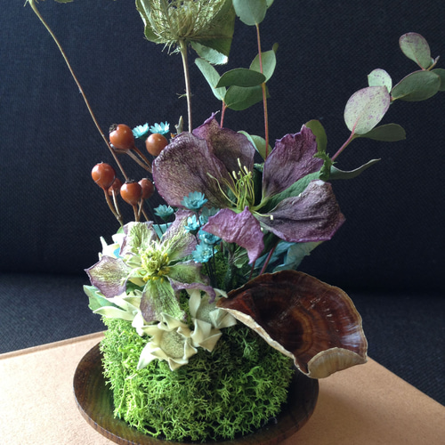 苔と花ときのこ＊ドライフラワー苔玉アレンジ＊ リース 木村植物工作店