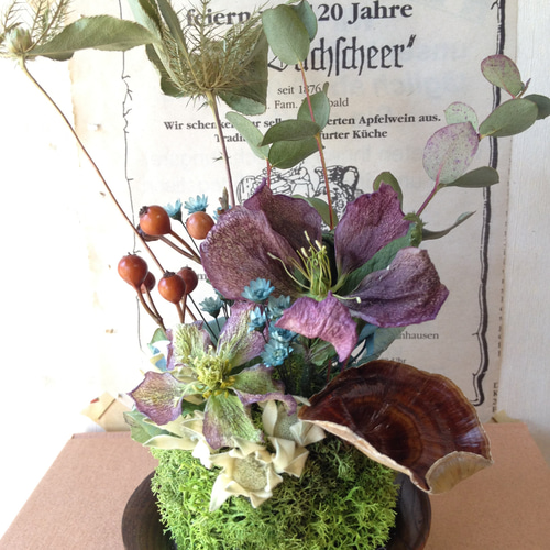 苔と花ときのこ＊ドライフラワー苔玉アレンジ＊ リース 木村植物工作店