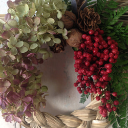 自然素材のお正月飾り＊水無月とペッパーベリーのしめ縄リース＊ 2枚目の画像