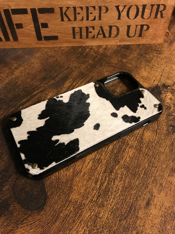 新品未使用　 KC,s ケイシイズ 牛毛皮 ハラコ スマホケース 新品未使用 KC,s ケイシイズ 牛毛皮 ハラコ スマホケース 牛革