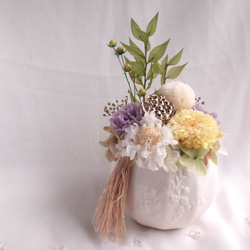 【クリアケース付き】お供え花　まあるい花器の優しい仏花　プリザーブドフラワー 1枚目の画像