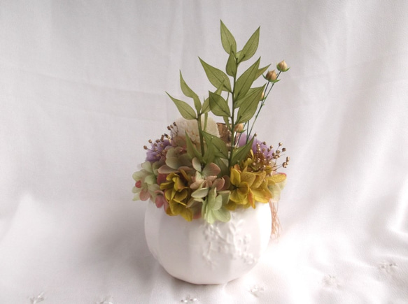 【クリアケース付き】お供え花　まあるい花器の優しい仏花　プリザーブドフラワー 5枚目の画像