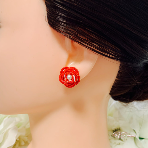 【新作】ミニミニ香水瓶薔薇ピアス　イヤリング 楽天市場】6mmミニローズステンレスピアス 薔薇ピアス