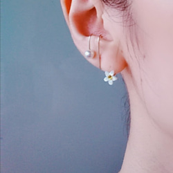 ★受注製作★  *flower*  14kgfフックイヤーカフ  SWAROVSKI pearl  (左耳専用) 5枚目の画像