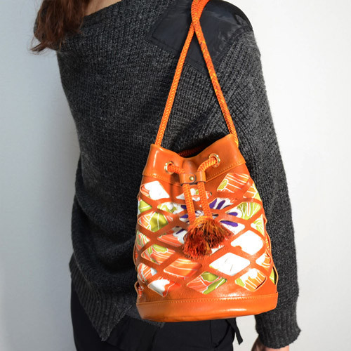 【Sale！50％OFF】レザー巾着バッグ　巾着ショルダーバッグ  キャメル